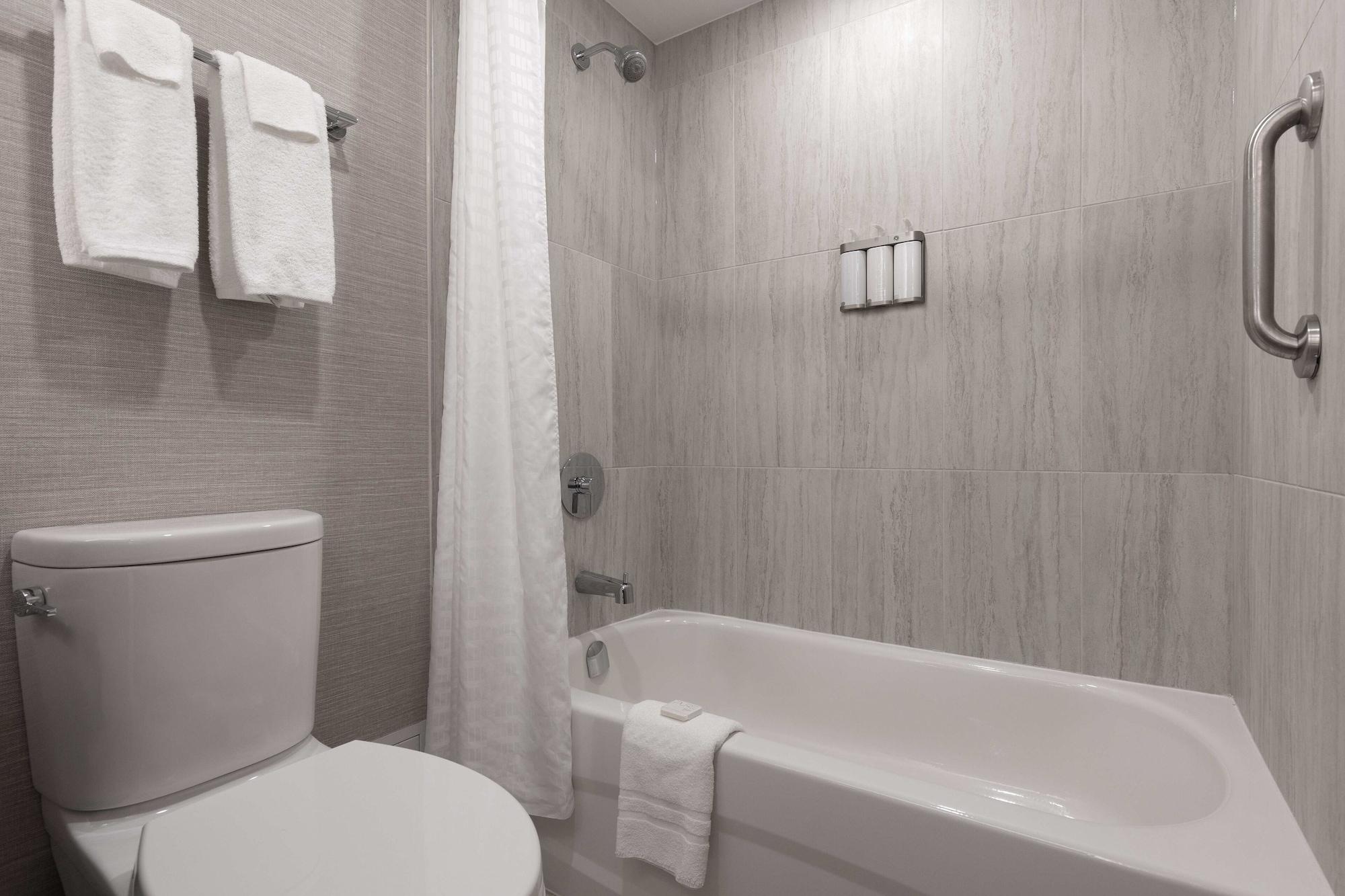 Valhalla Hotel & Conference Centre Thunder Bay Bagian luar foto